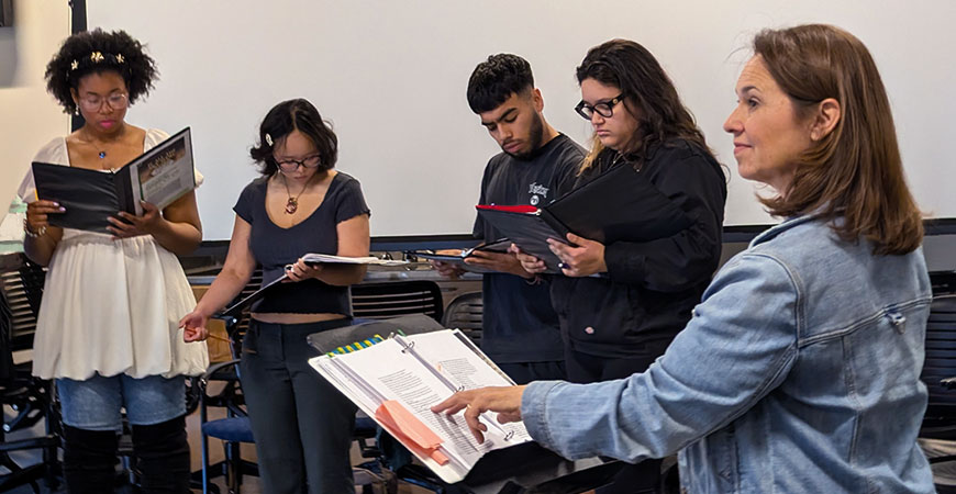 UC Merced lecturer Jenni Samuelson works with her performative storytelling students