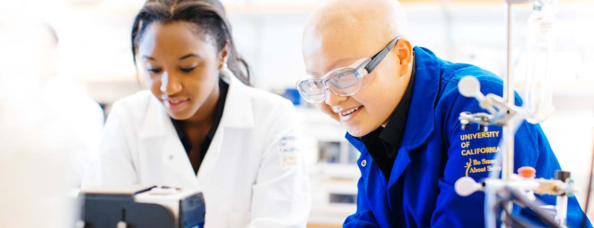 Alyssa Jones (left) and Thanh-Ngoc Le work together in Professor Benjamin Stokes' chemistry lab. Jones graduated in May 2016 with a B.S. in chemistry and is now attending graduate school at UC San Diego. Le is a graduate student.